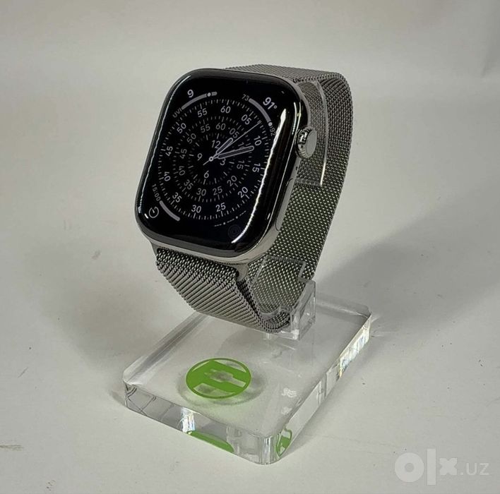Apple watch 10/46 natural titanium milanese loop