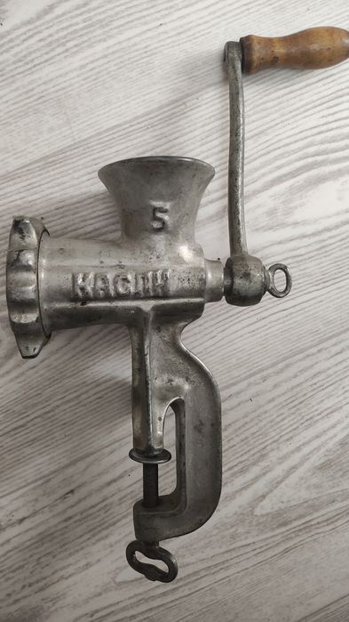 Мясорубка ручная