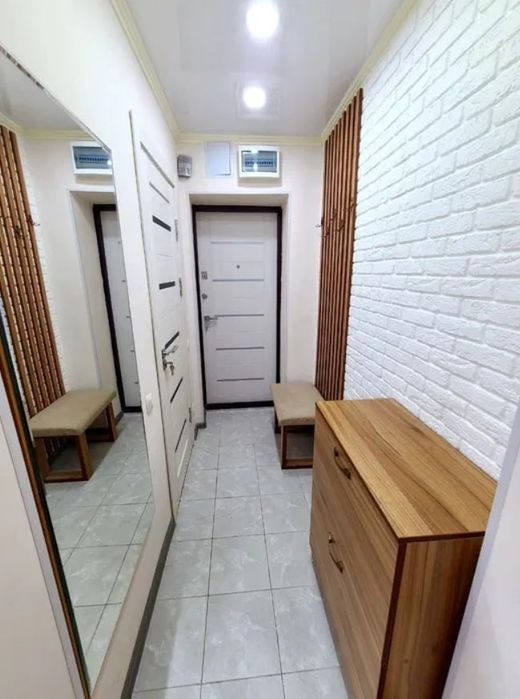 Срочно Продаётся ШРуставели 2/4/5 евро ремонт с мебелью техникой !