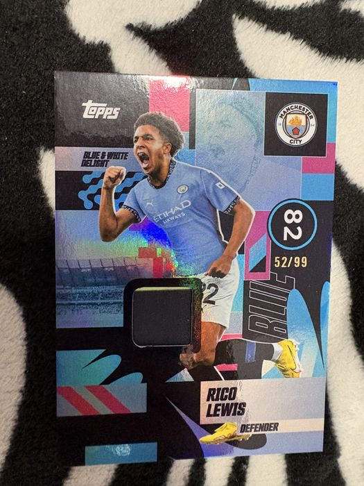 Vând card original Topps Manchester City