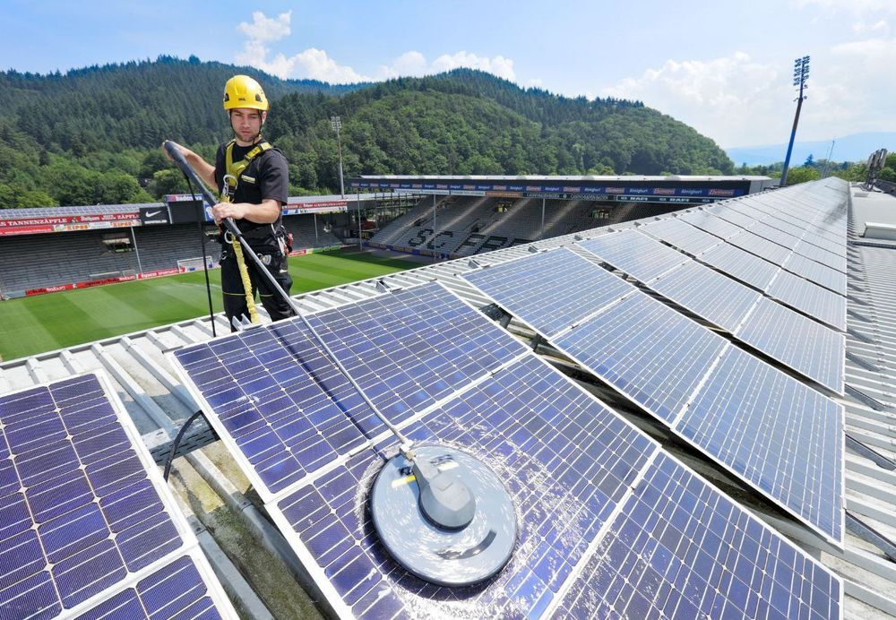 Услуга чистки(мойка) солнечных панелей.