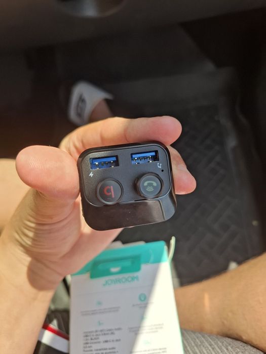 Vând FM Transmiţător Ritmix FMT-B100 - stare

excelentă