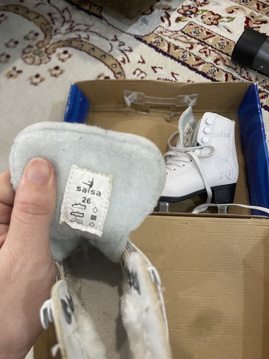 Продам коньки фигурные