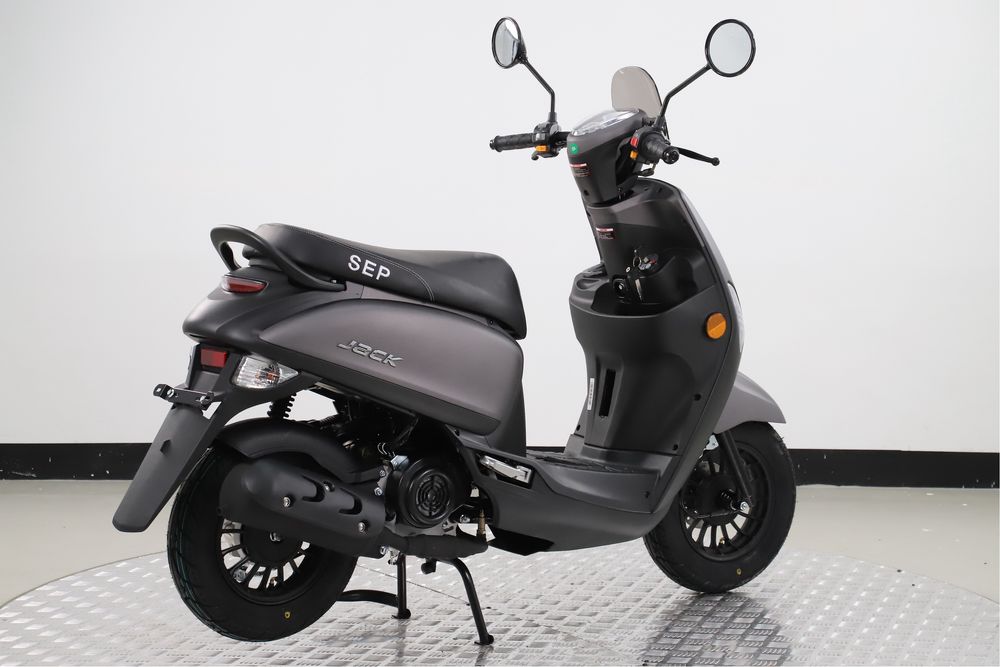 Scuter benzina fara permis