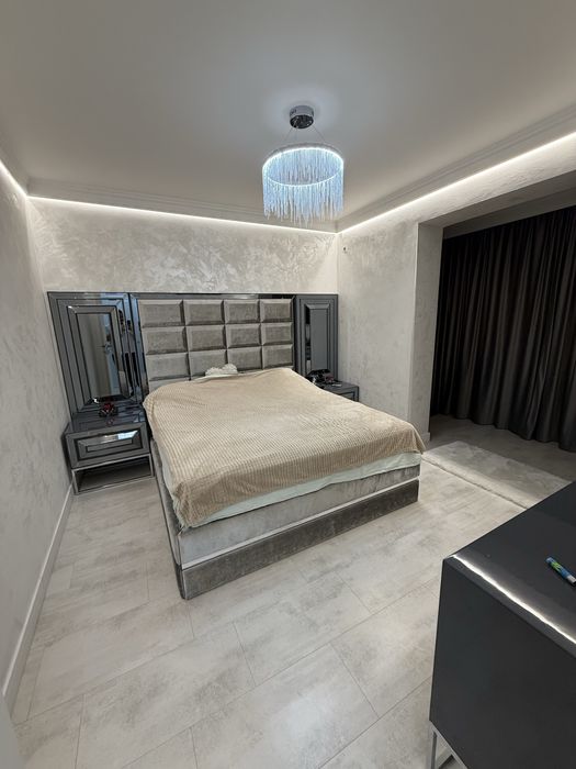 Apartament cu 3 camere Str Doinei