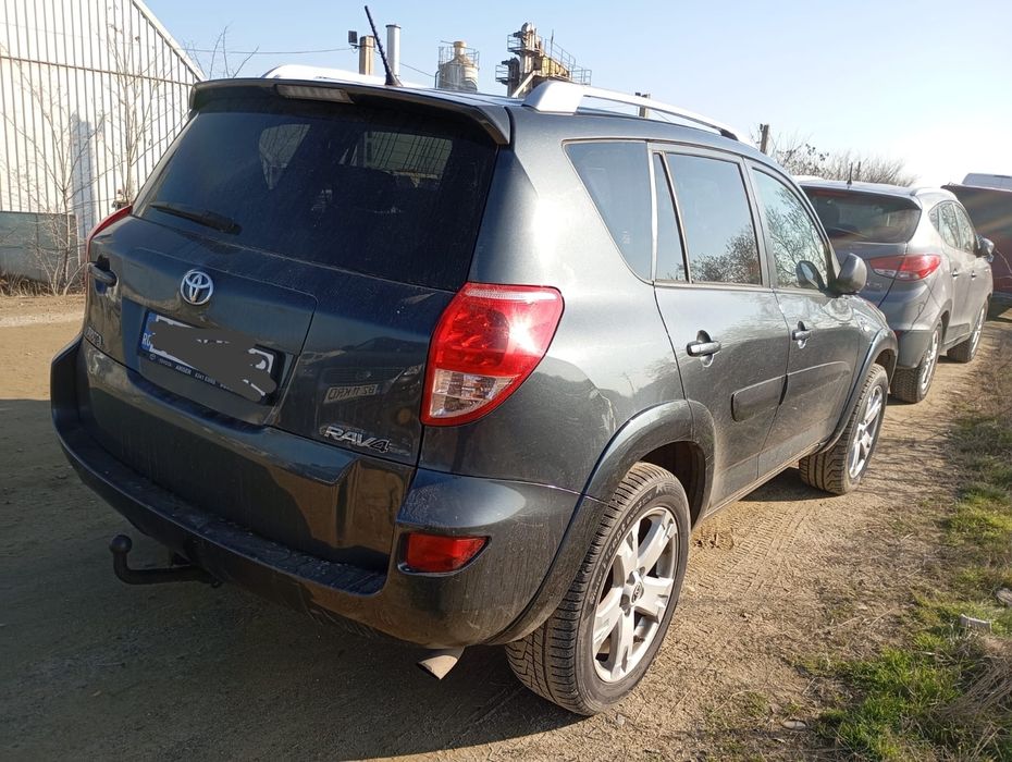Vând Toyota RAV4