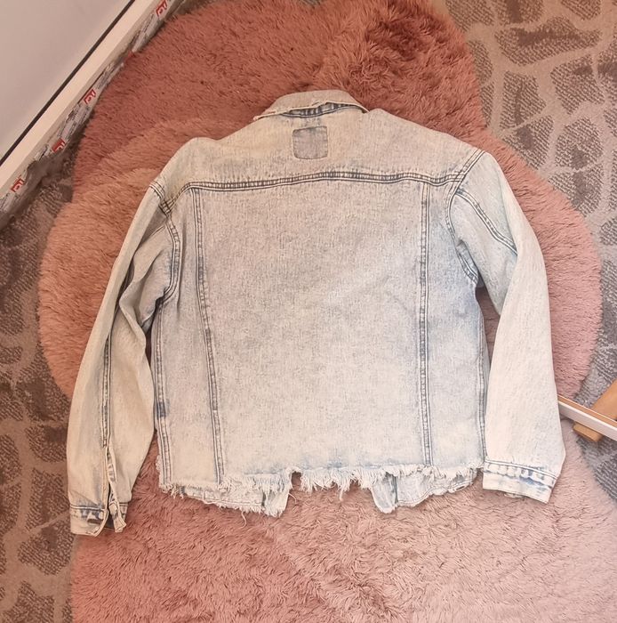 Vând geacă de blugi albă