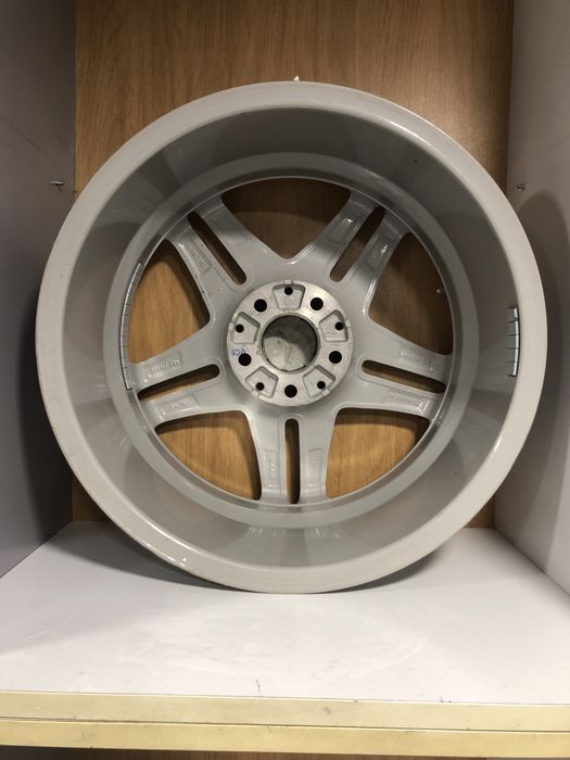 Jante Mercedes R 17
