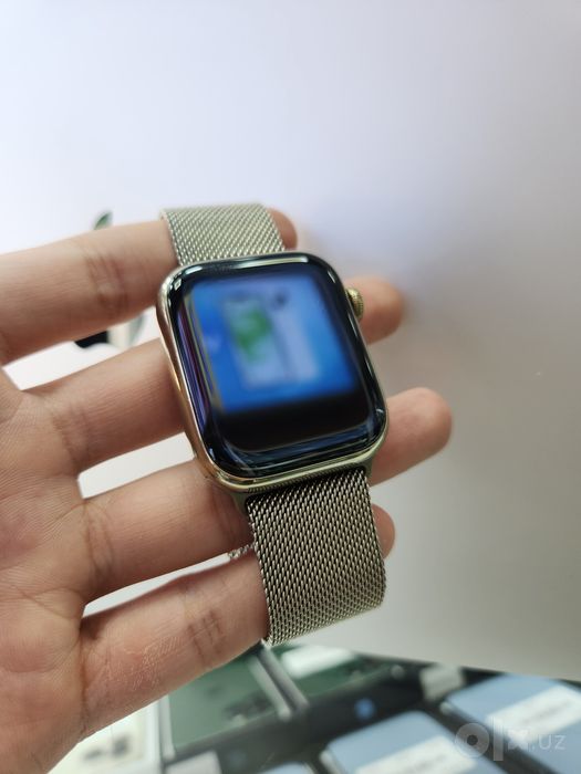 Apple Watch 9 45mm Gold Milanese
