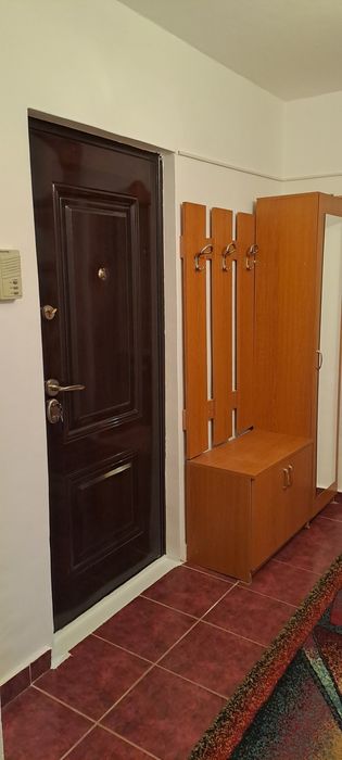 Închiriez apartament  Caransebes