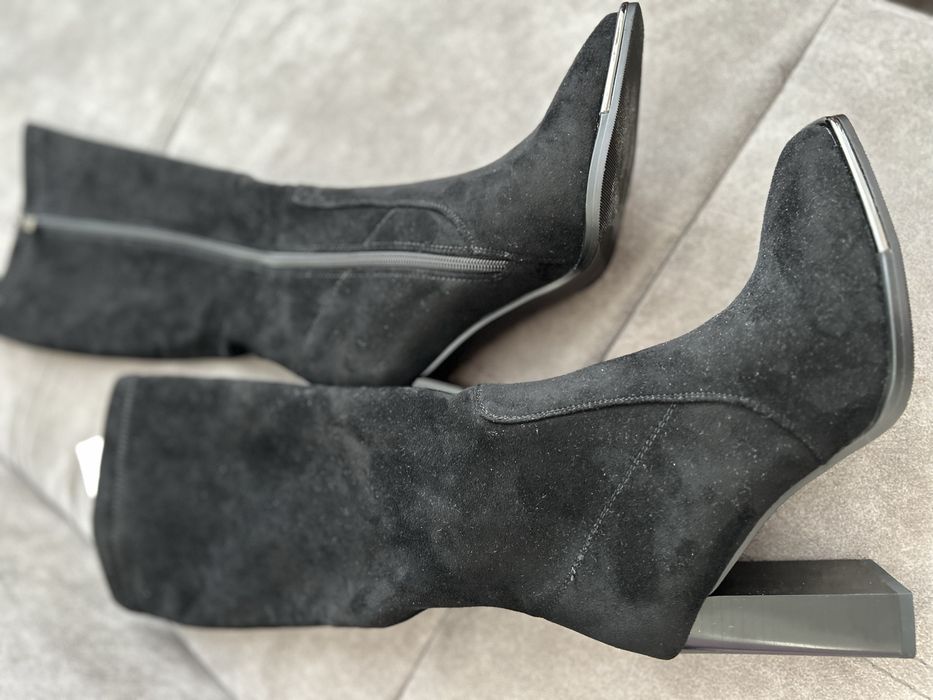 Дамски велурени ботуши