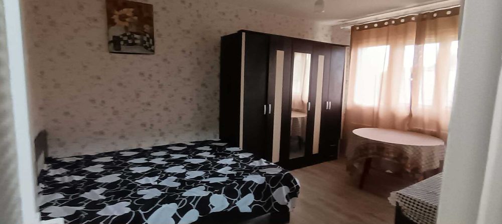 Închiriez garsonieră - zona Malu Rosu