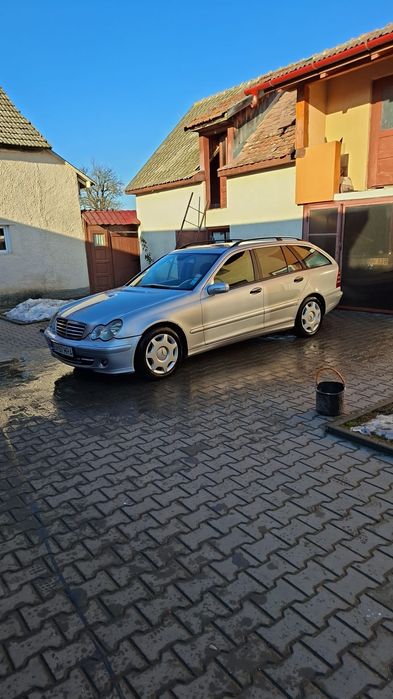 Vând Mercedes compresor C180 benzină