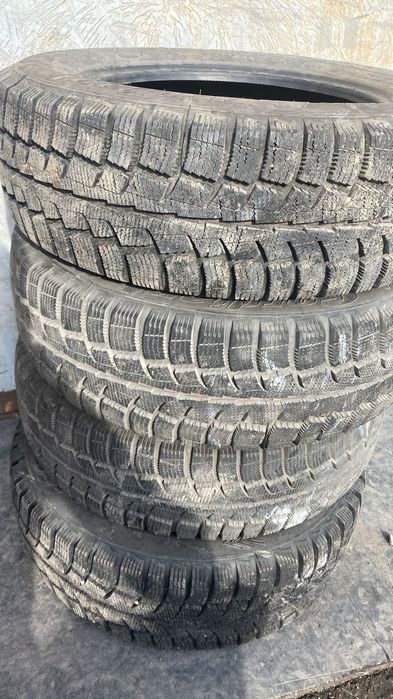 Продам Резину Размер (195/65 R15)