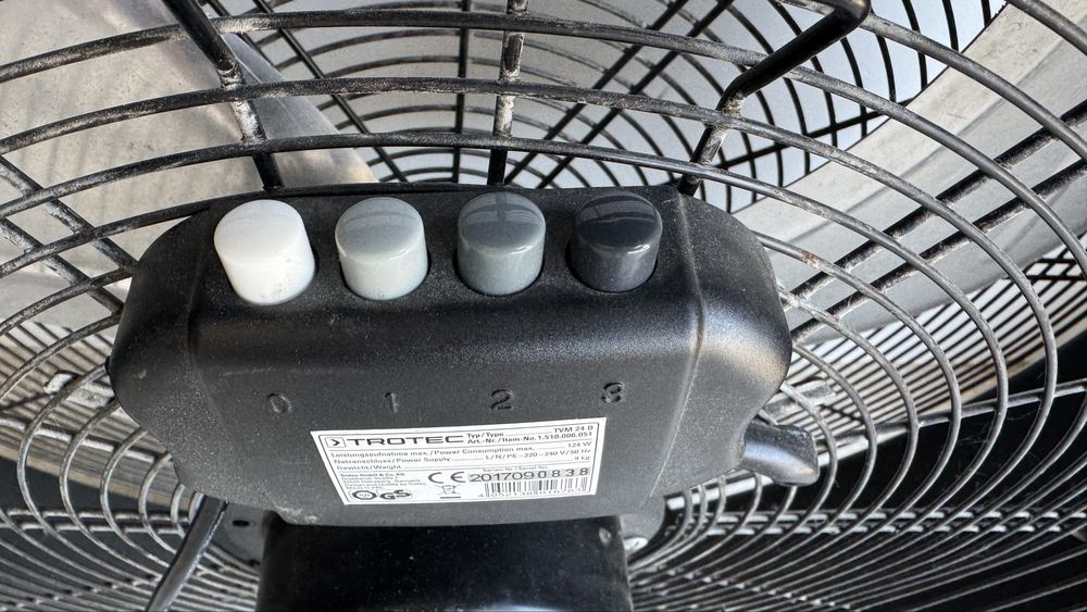 Ventilator de podea profesional Trotek . Defect