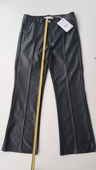 Pantaloni petite Bershka