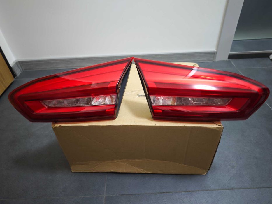 Оригинален LED стоп за Форд Фокус МК4 Хечбек