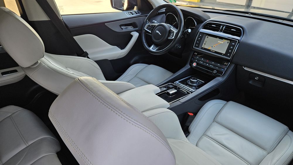 Jaguar F-Pace 2.0 D 180 cp 2018 Automata-Xenon-Piele-Panoramic-Navi
