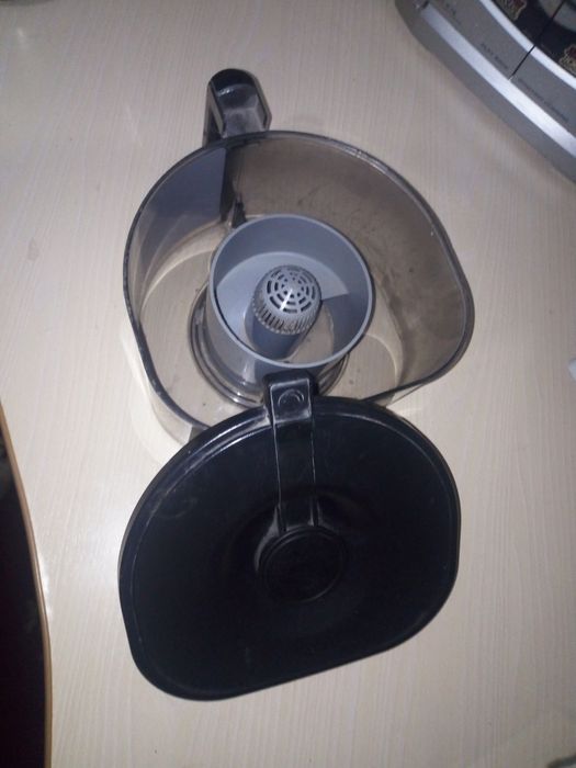 Продам стаканы от пылесоса