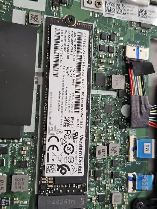 Laptop lenovo T590 I5  ssd m2 512 western digital 16gb ram