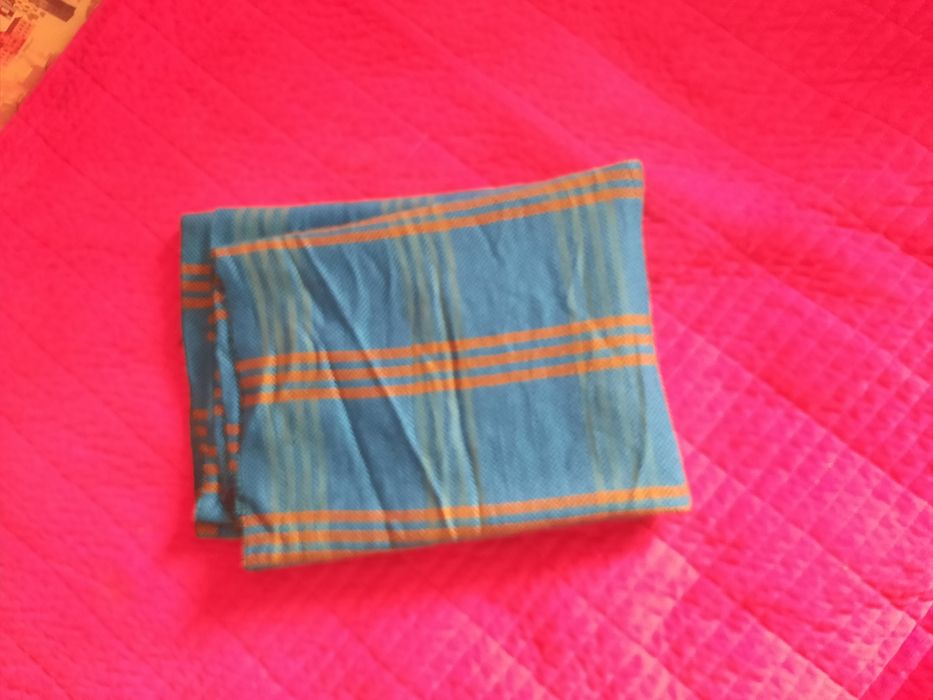 Продам два шарфа б/у