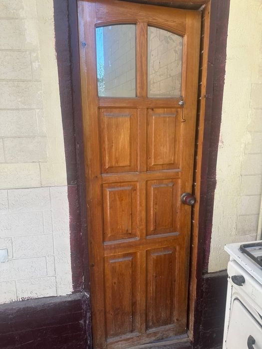 Ром ва эшиклар б/у. Эшиклар сони 8 та