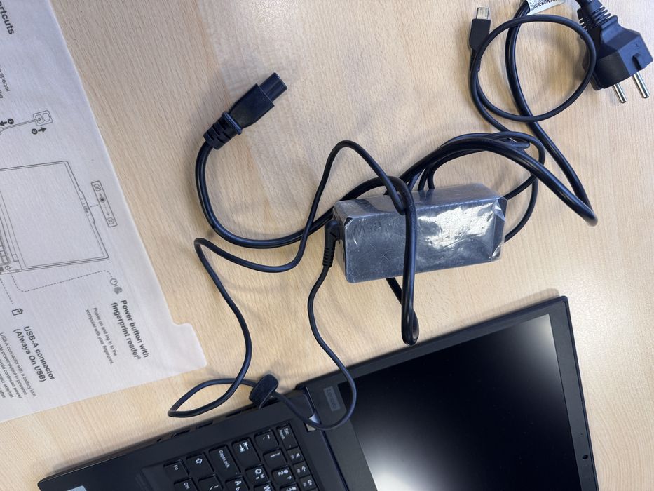 Lenovo T14s Лаптоп