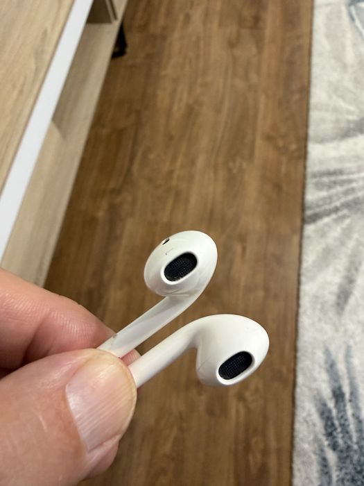 Se vinde cablu de date Lightning to USB -C si casti Apple
