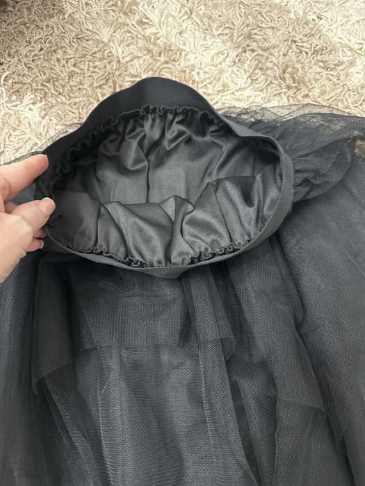 Қыз балаға юбка сатылады