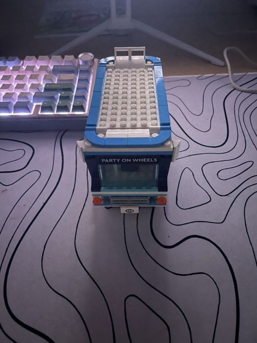 Лего Миниьоны Автобус