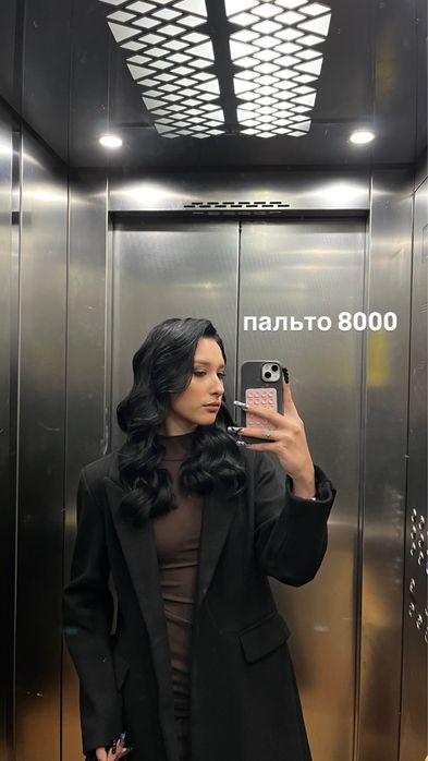 черное пальто в отличном качестве