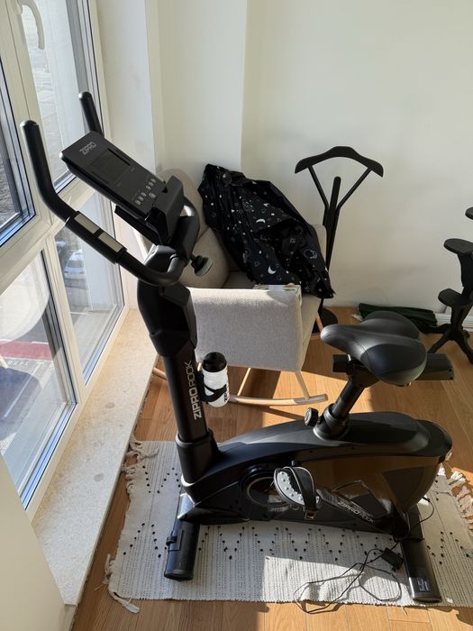 Bicicleta Fitness de Apartament electromagnetica Zipro Rook