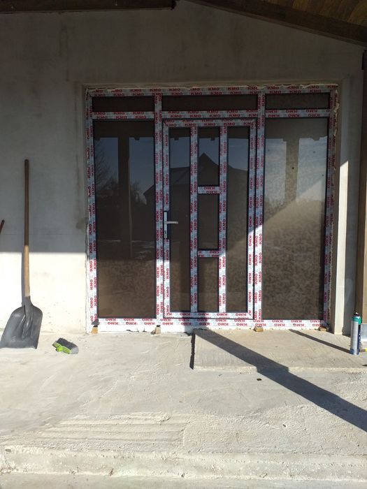 Tâmplărie pvc cu sticlă termopan.