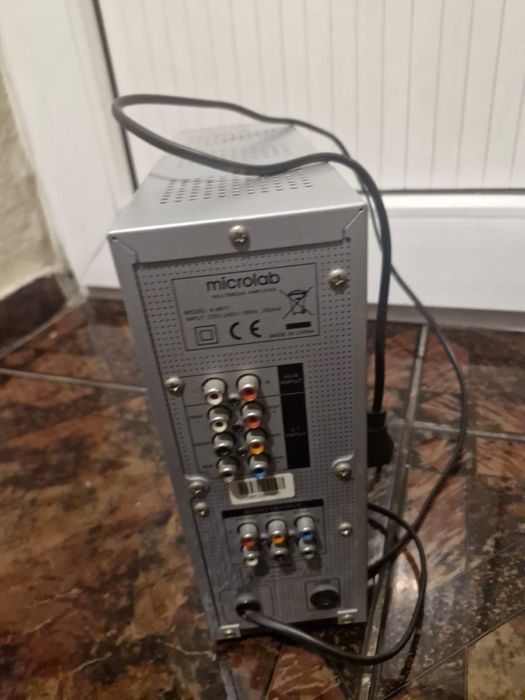 Продам активный сабвуфер Microlab