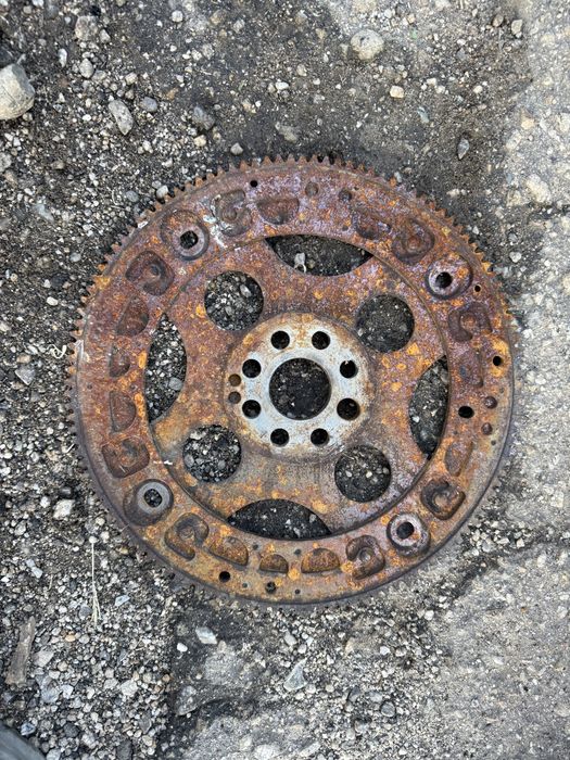 Маховик.        .