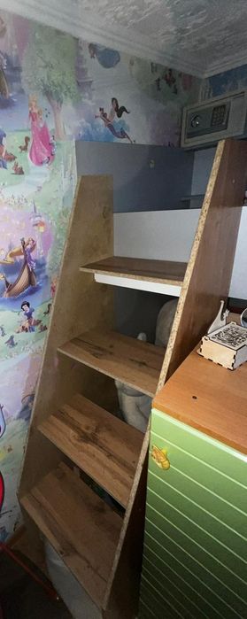 Кровать двухъярусная