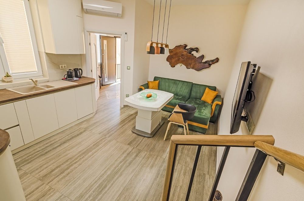 УНИКАЛЕН НОВ ДВУСТАЕН апартамент+ГАРАЖ на ТОП Локация!Без агенции!