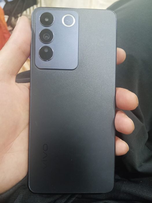Продам vivo v27e