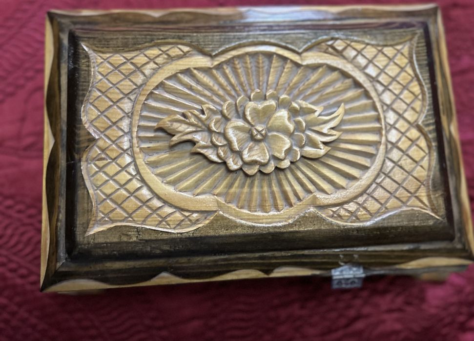 Шкатулка 2000 тенге