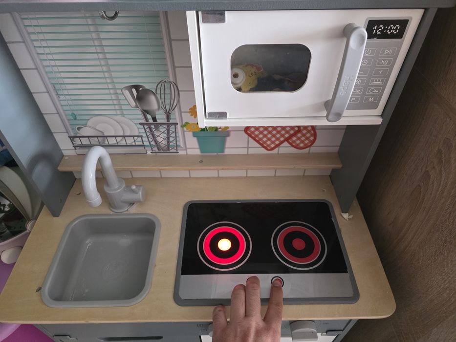 Детска дървена кухня