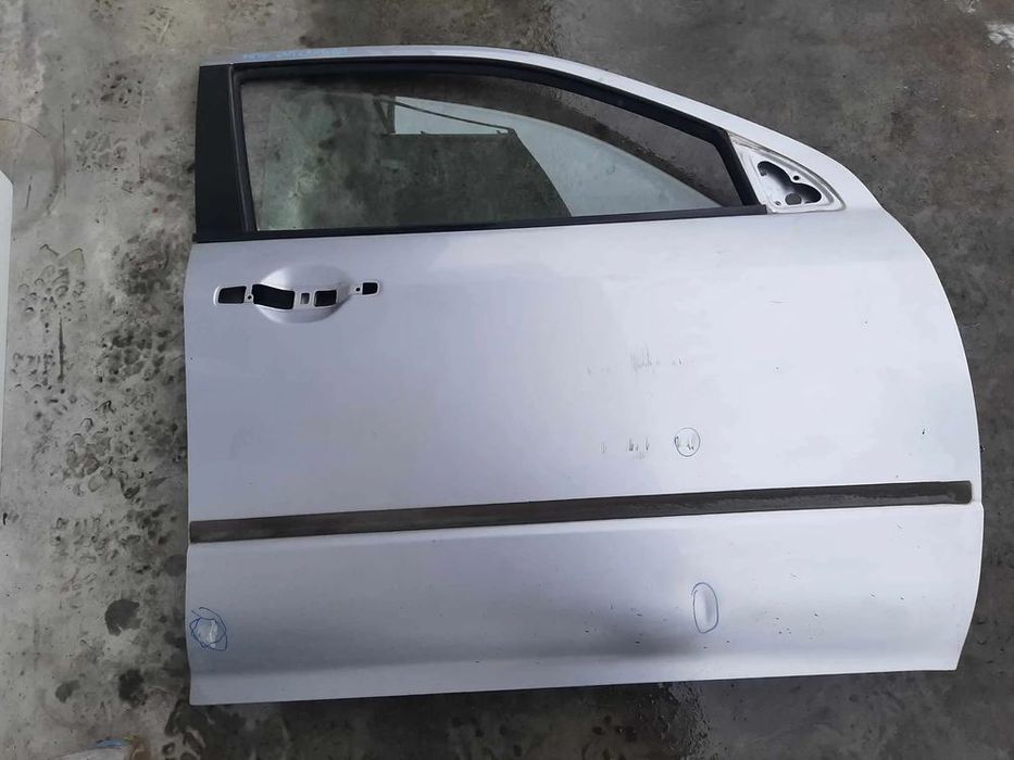 usa dreapta fata  mitsubishi outlander 2003-  2006