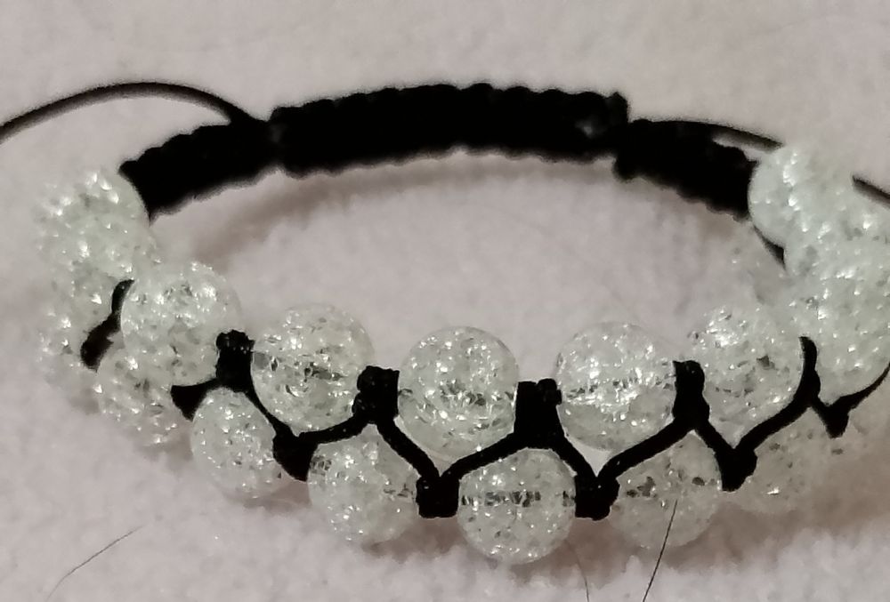 Гривни от естествени камъни