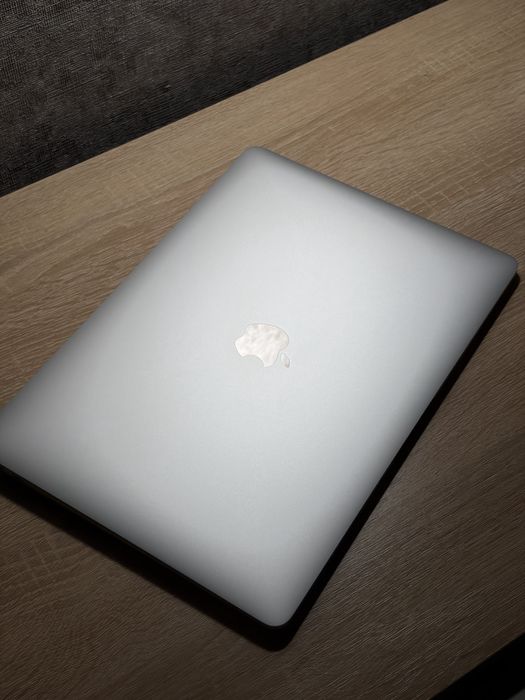 Apple MacBook Air 13" M1 (8/256 GB)