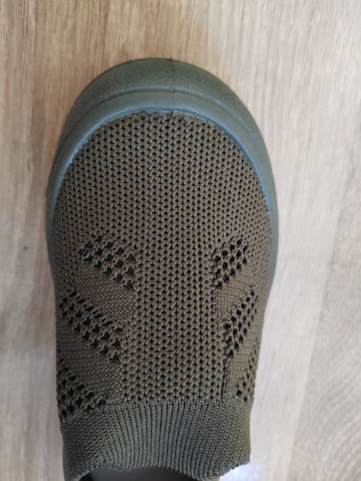 Мрежести обувки за градина
