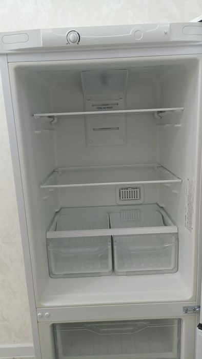 Продаю холодильник INDESIT