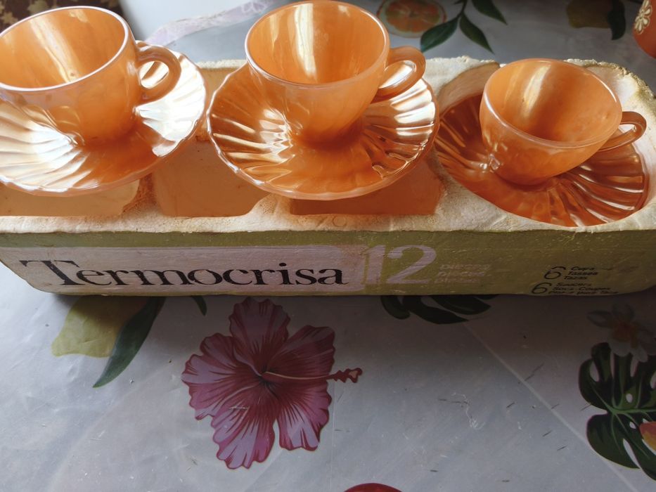 Хрустальные вазы,книги