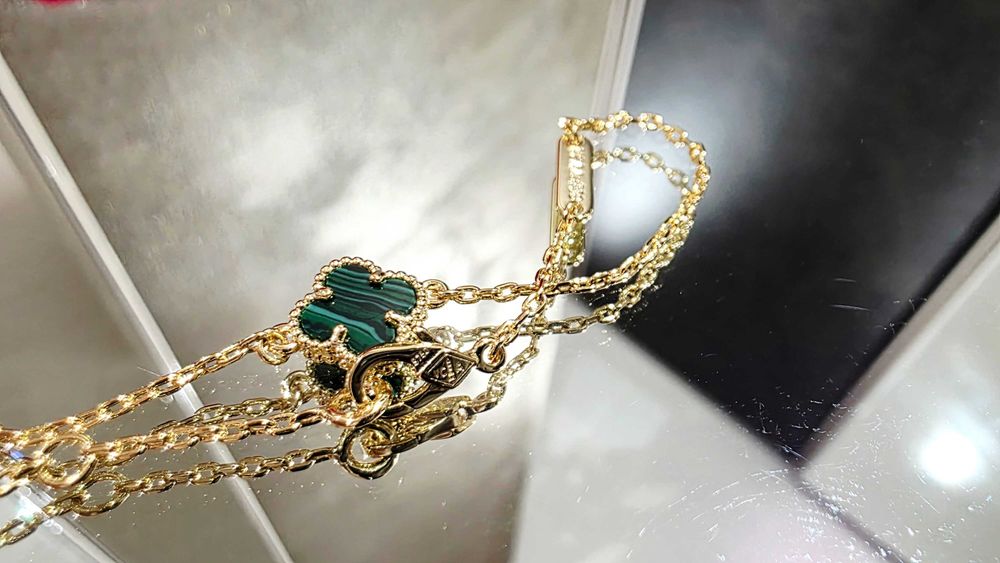 Van Cleef & Arpels VCA Gold Malachite Sweet Alhambra Дамска Гривна