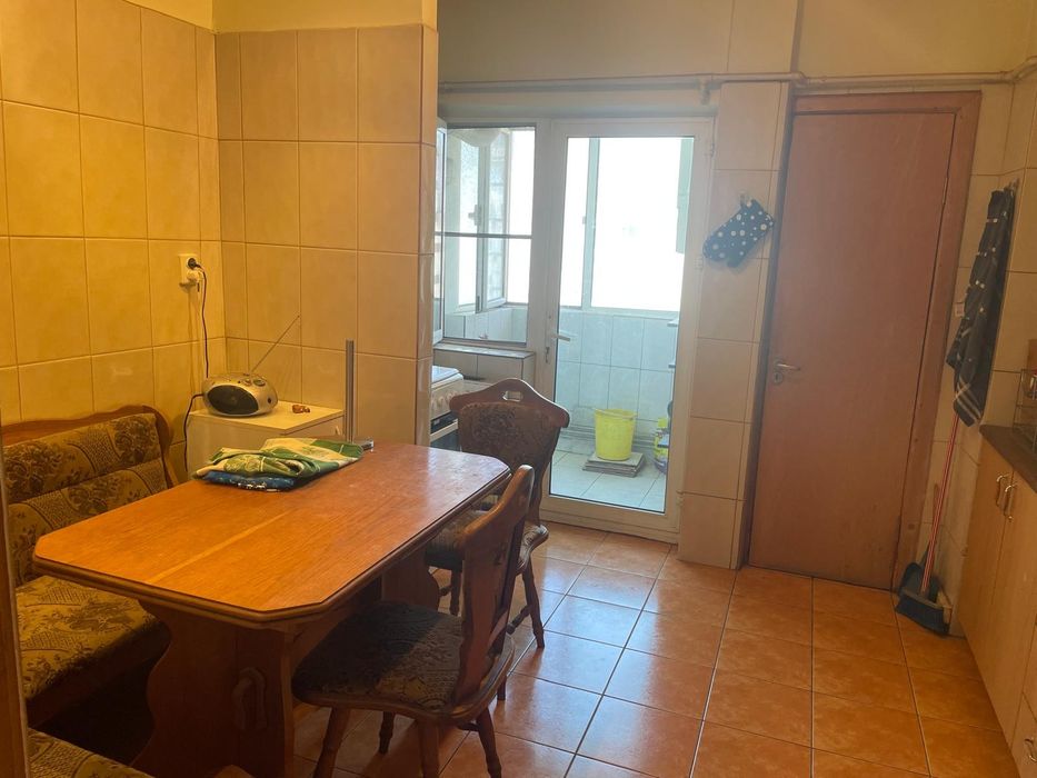 Vand apartament 4 camere ultracentral Targoviste