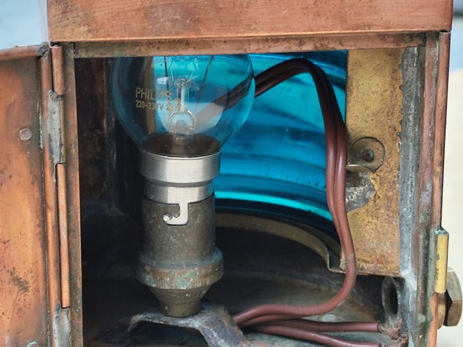 Чифт месингови навигационни фенери (ляв и десен борд)