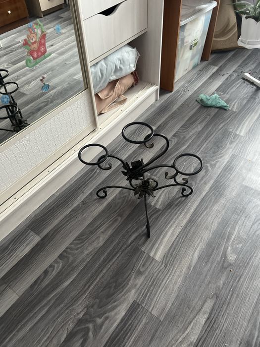 Продам подставку под цветы